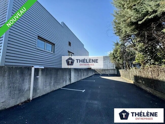 Plus de détails pour Local d’activités à vendre