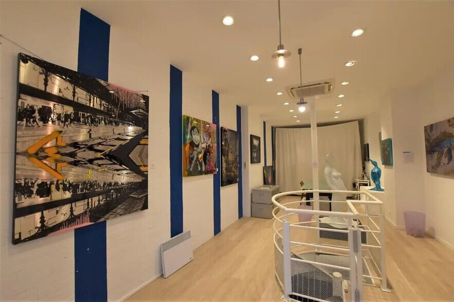 Local commercial dans Paris à louer - Photo de l’immeuble – Image 2 sur 7