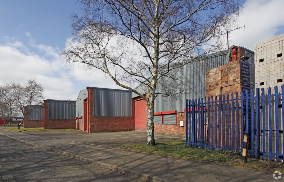 Timmis Rd, Stourbridge à louer - Photo de l’immeuble – Image 3 sur 3