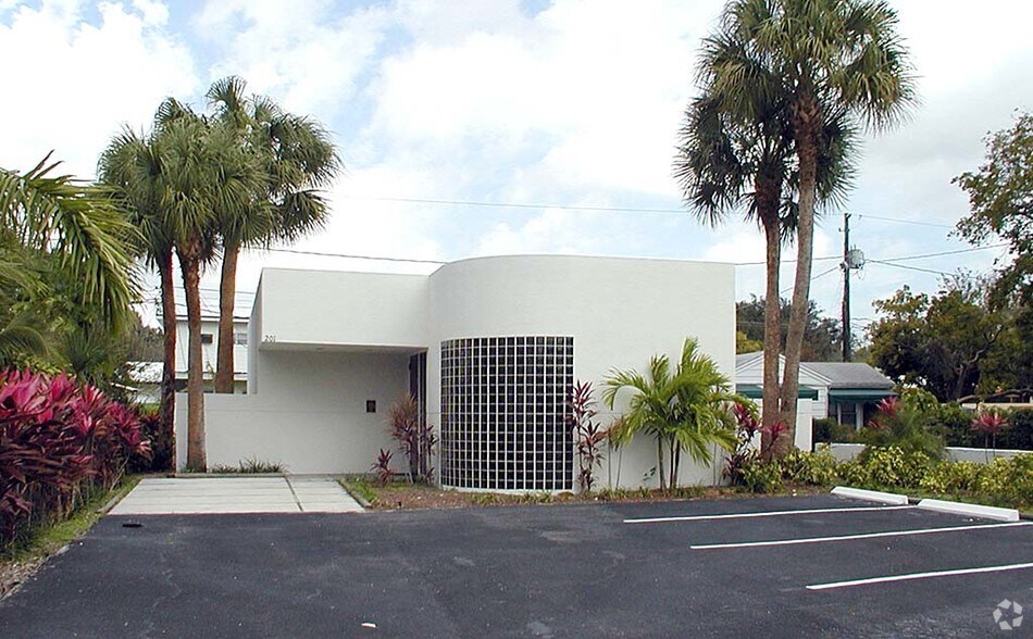 201 SE 19th St, Fort Lauderdale, FL à louer - Photo principale – Image 2 sur 2