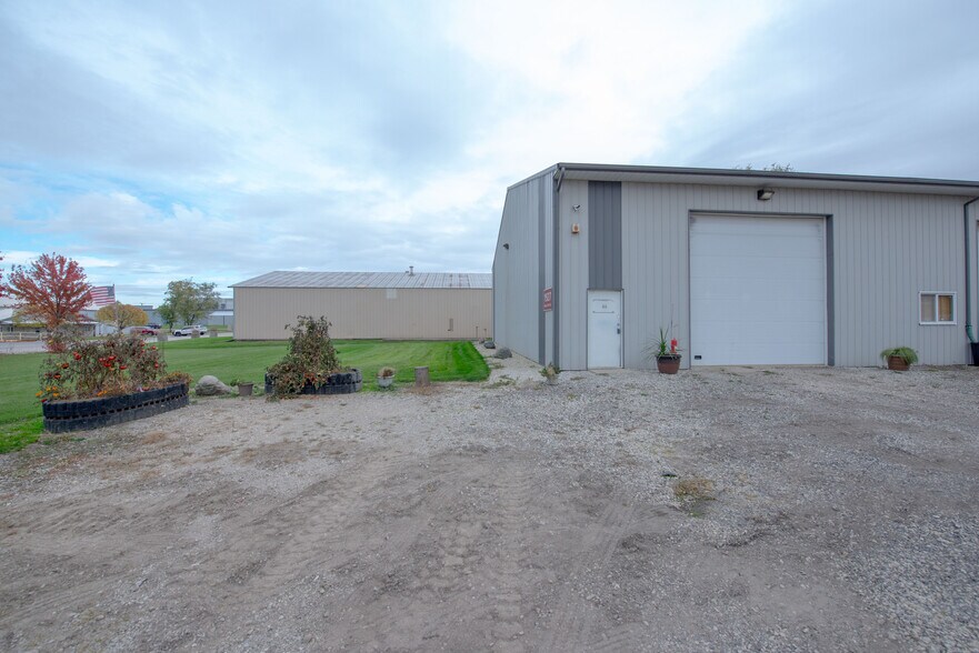 1927 Cherry Hill Rd, Joliet, IL à louer - Photo de l’immeuble – Image 2 sur 9