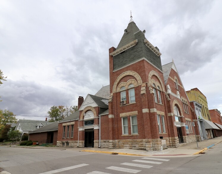 326 S Main St, Dunkirk, IN à vendre - Photo principale – Image 1 sur 24