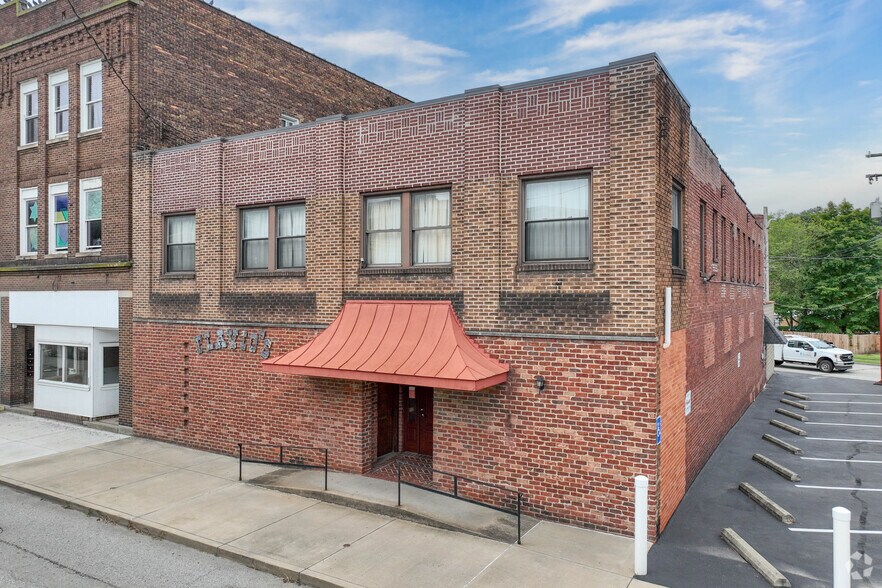 212 N Warren Ave, Apollo, PA à vendre - Photo principale – Image 2 sur 15