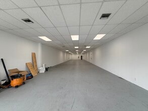 3927-3999 NW 19th St, Lauderdale Lakes, FL à louer Photo intérieure– Image 1 sur 9