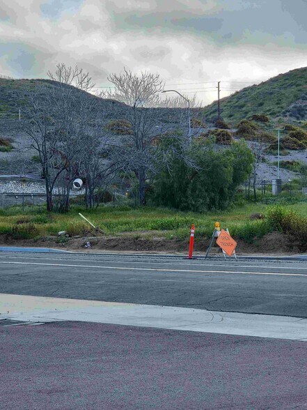 516 Main, Lake Elsinore, CA à louer - Photo de l’immeuble – Image 3 sur 7