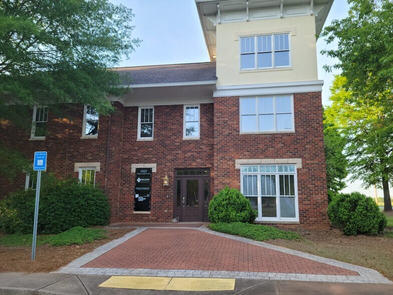 1022 Twelve Oaks Pl, Watkinsville, GA à louer - Photo de l’immeuble – Image 2 sur 15