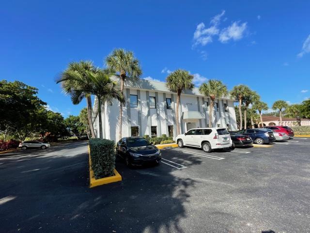 5725 Corporate Way, West Palm Beach, FL à louer - Photo de l’immeuble – Image 3 sur 13