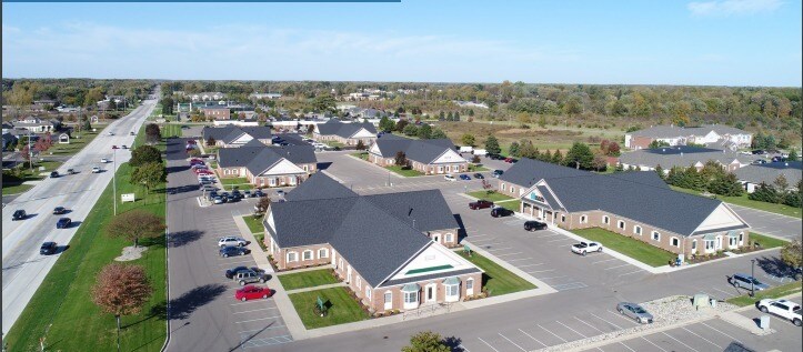 1295 S Linden Rd, Flint, MI à louer - Aérien – Image 1 sur 2