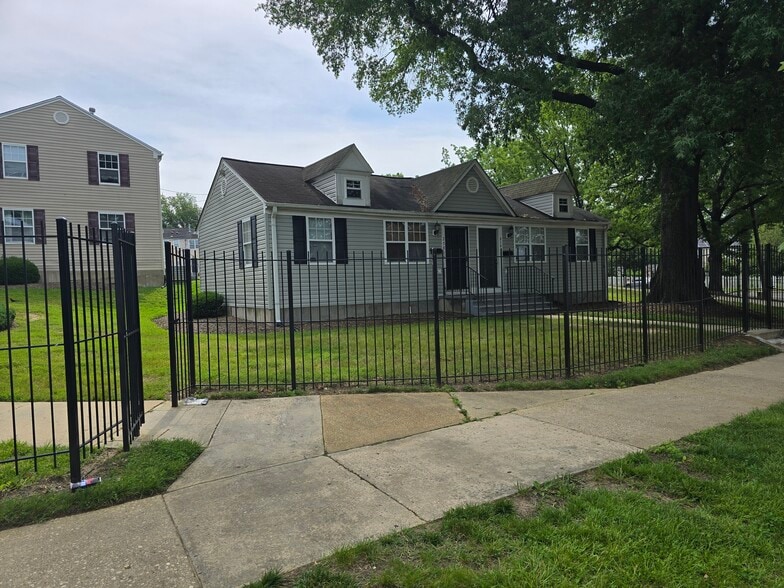 2501 Kent Town Pl, Hyattsville, MD à vendre - Photo principale – Image 1 sur 1