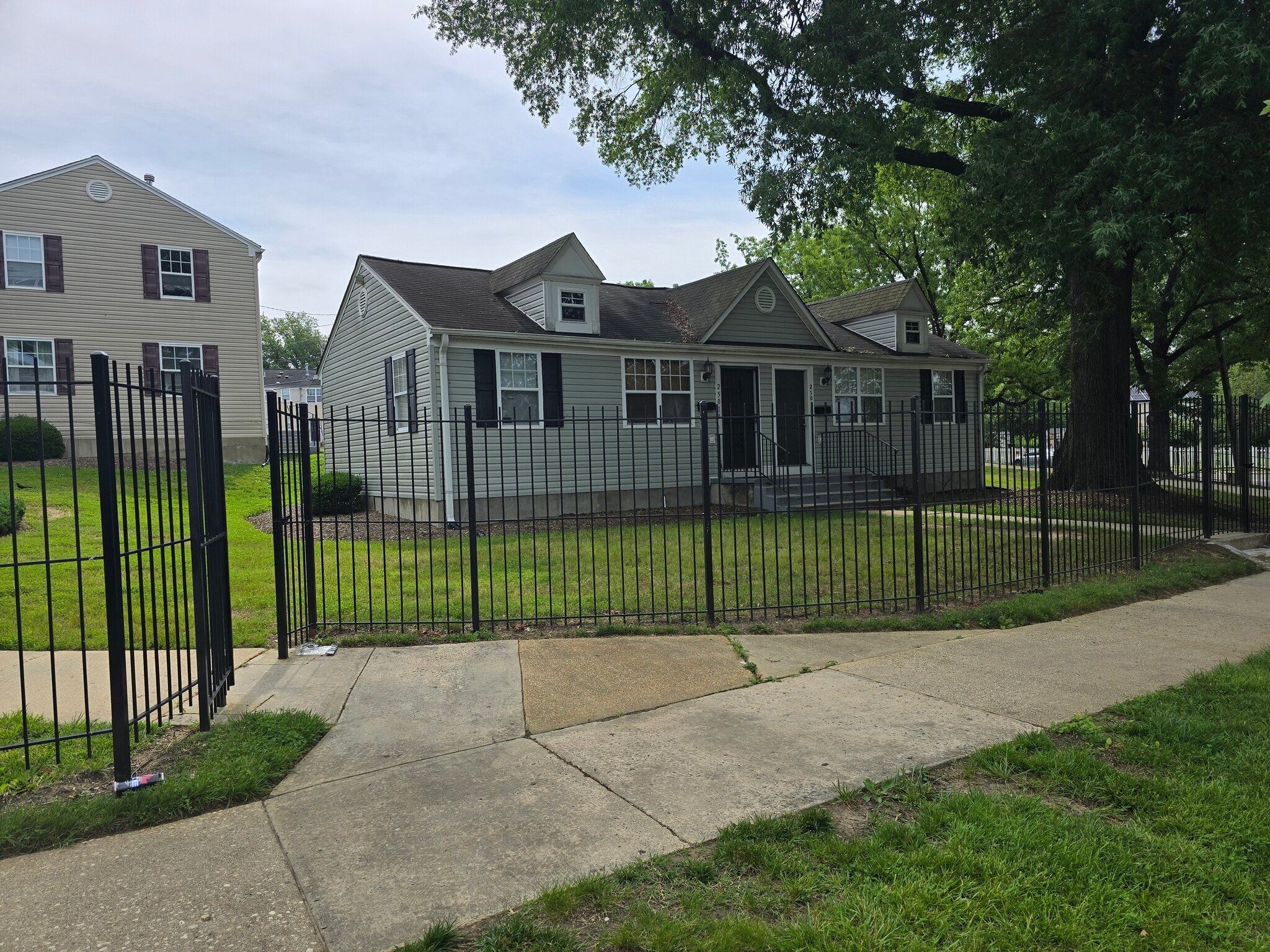 2501 Kent Town Pl, Hyattsville, MD à vendre Photo principale– Image 1 sur 2