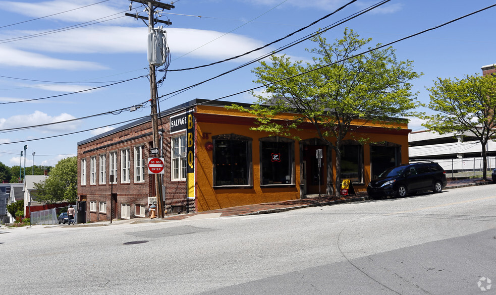 919 Congress St, Portland, ME à louer - Photo de l’immeuble – Image 1 sur 19