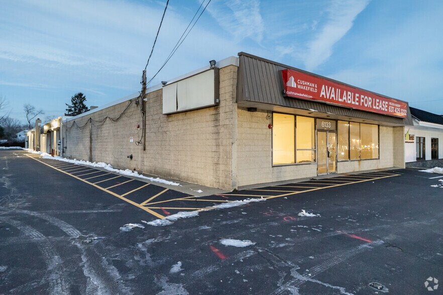 6133 Jericho Tpke, Commack, NY à louer - Photo principale – Image 3 sur 51