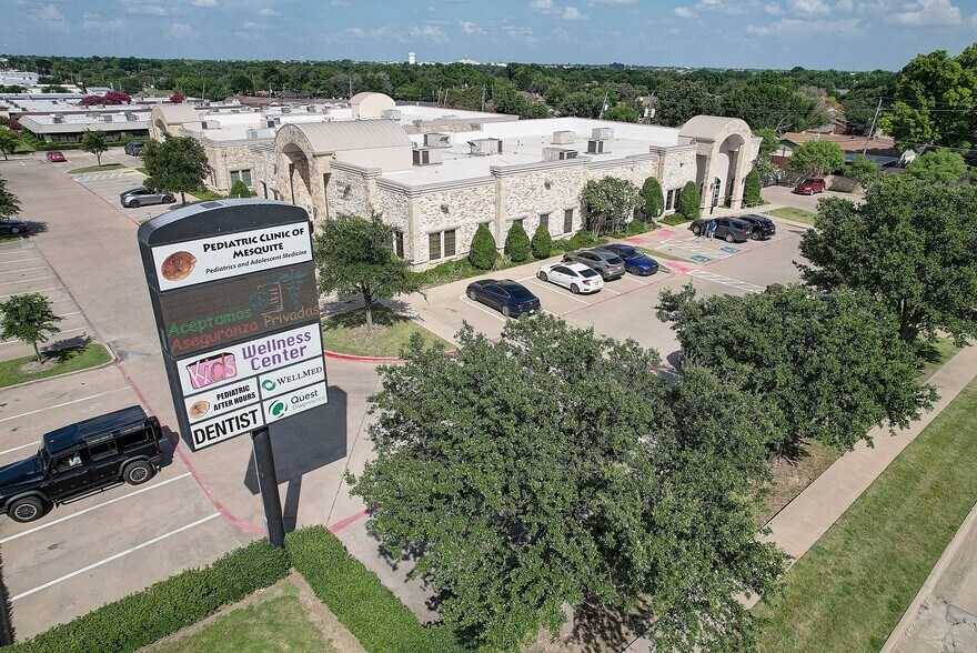 3230 Interstate 30, Mesquite, TX à louer - Photo de l’immeuble – Image 2 sur 34