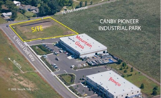 105 S Hazel Dell Way, Canby, OR à vendre - Photo de l’immeuble – Image 2 sur 6