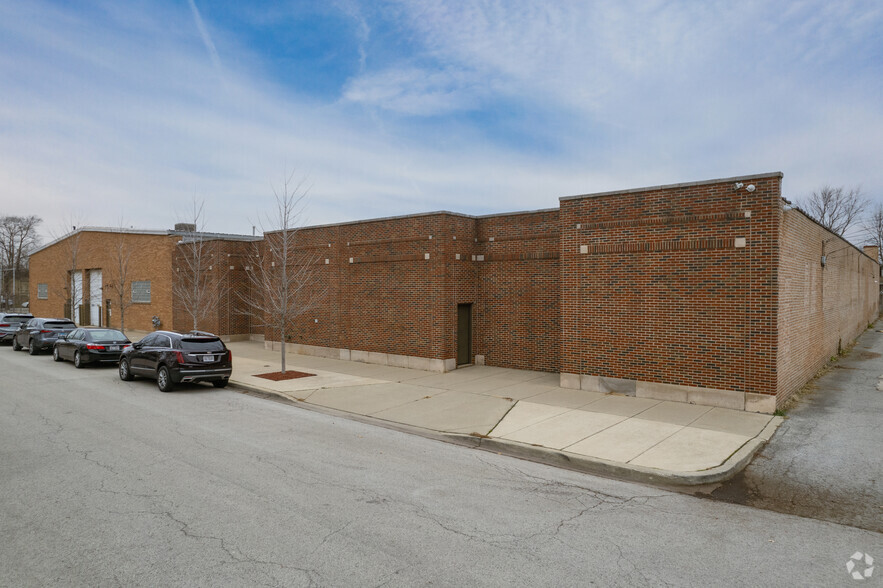 526 E 114th Pl, Chicago, IL à louer - Photo de l’immeuble – Image 1 sur 30