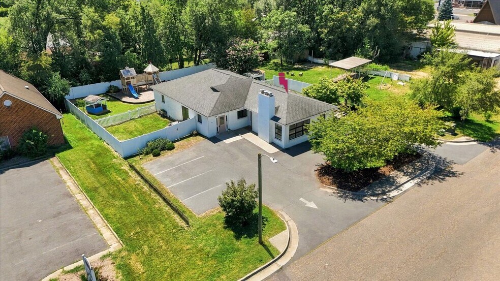 15 Southgate Ct, Harrisonburg, VA à vendre - Photo de l’immeuble – Image 2 sur 38