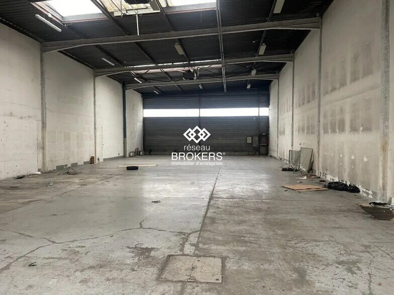 Industriel/Logistique dans Fontenay-sous-Bois à louer - Photo de l’immeuble – Image 2 sur 8