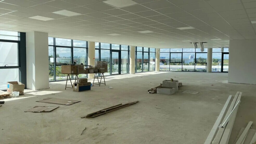 Bureau dans Bourg-En-Bresse à louer - Photo de l’immeuble – Image 1 sur 11