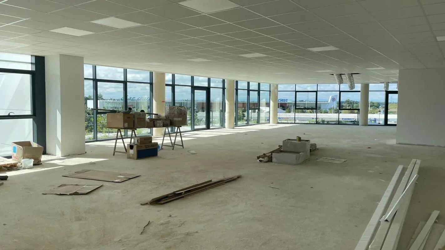 Bureau dans Bourg-en-Bresse à louer Photo de l’immeuble– Image 1 sur 12