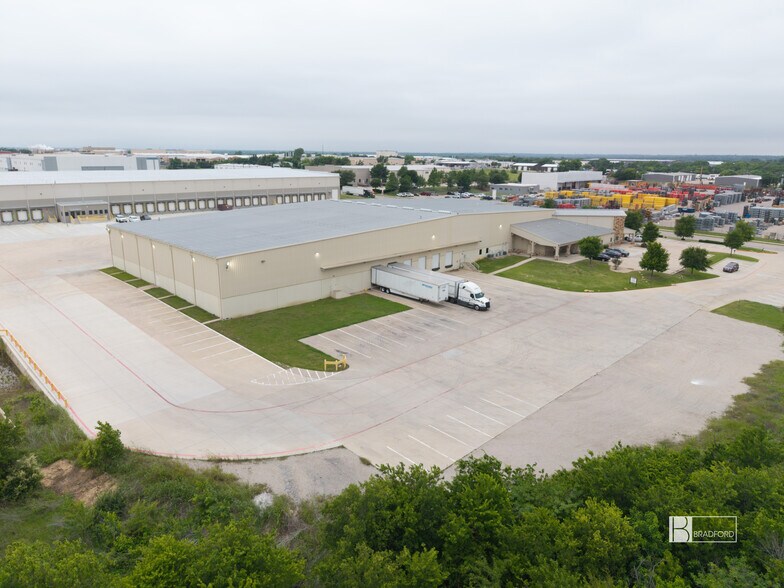 Mansfield Industrial Portfolio portefeuille de 2 biens à vendre sur LoopNet.fr - Photo de l’immeuble – Image 3 sur 14