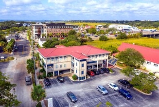 410 Mill St, Mount Pleasant, SC à louer Photo intérieure– Image 1 sur 12