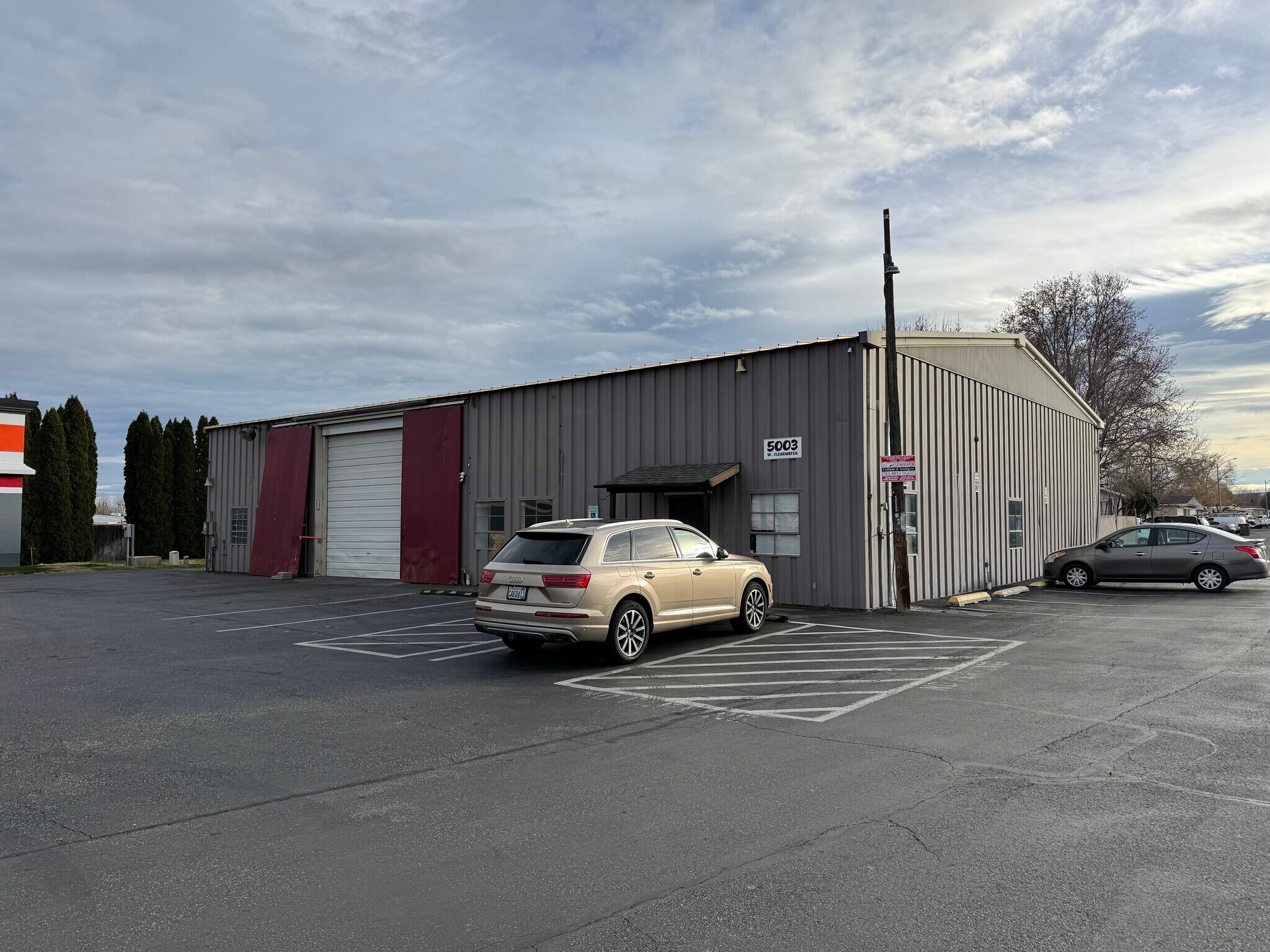 5003 W Clearwater Ave, Kennewick, WA à louer Photo principale– Image 1 sur 5