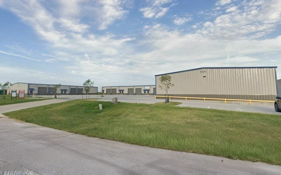 9345 S Eastern Ave, Moore, OK à louer - Photo de l’immeuble – Image 2 sur 3