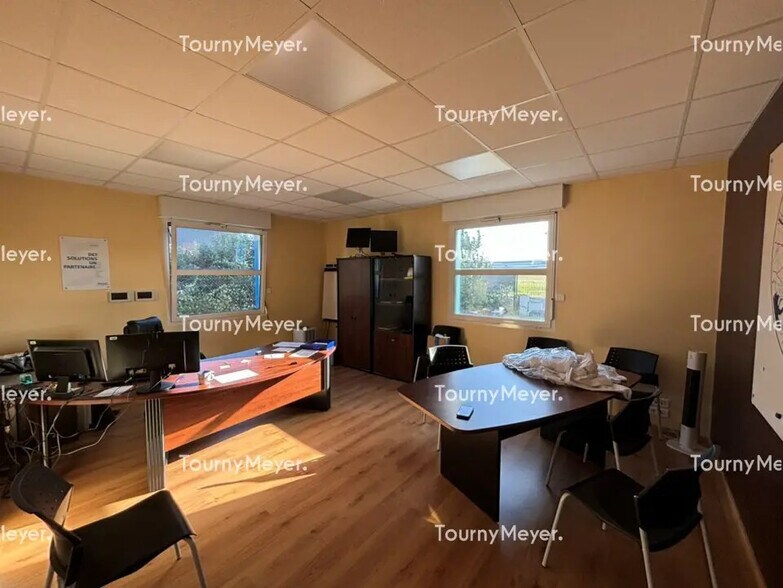 Local d'activités dans La Chevrolière à vendre - Photo de l’immeuble – Image 3 sur 7