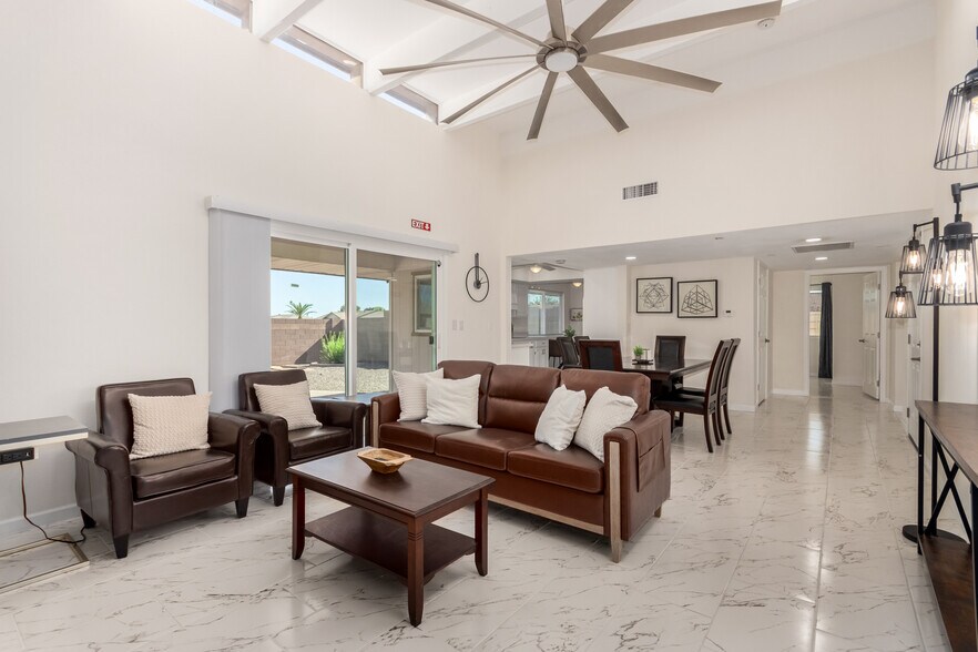 10441 W Twin Oaks Dr, Sun City, AZ à vendre - Photo de l’immeuble – Image 3 sur 17