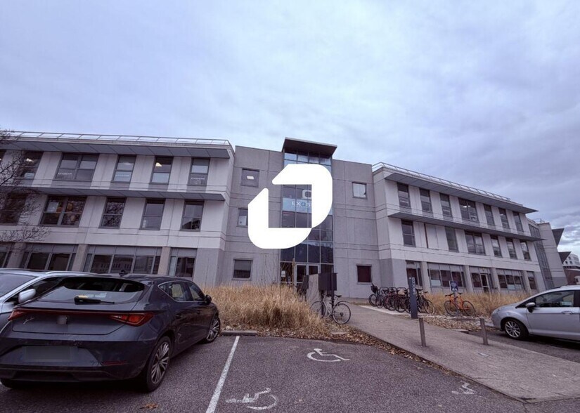 Bureau dans Grenoble à louer - Photo de l’immeuble – Image 1 sur 8