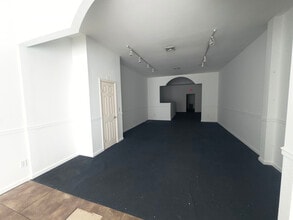 35-71 S Ocean Ave, Patchogue, NY à louer Photo intérieure– Image 2 sur 3