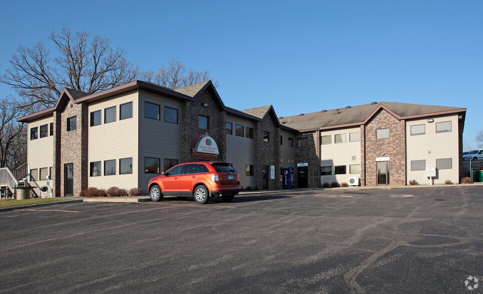 402 Red River Ave N, Cold Spring, MN à louer - Photo de l’immeuble – Image 3 sur 13