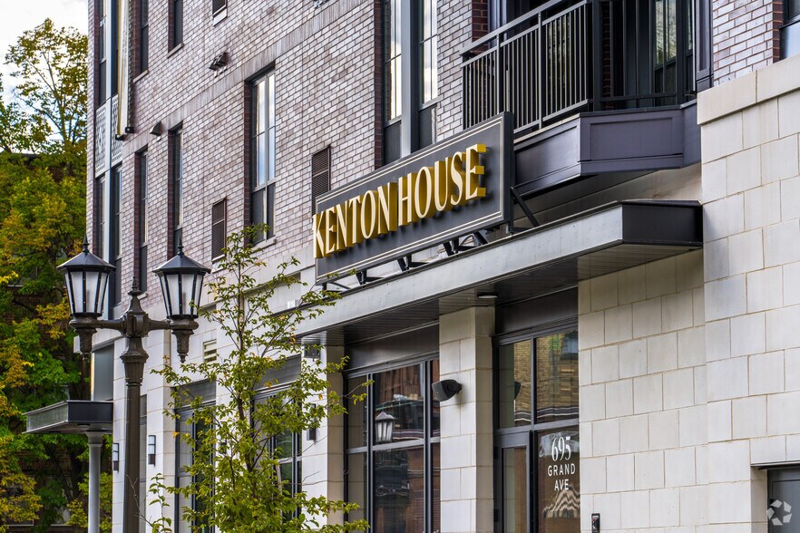 695 Grand Ave, Saint Paul, MN à louer - Photo de l’immeuble – Image 2 sur 31