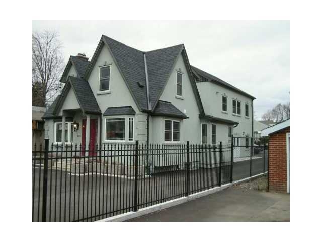 581 Plains Rd E, Burlington, ON à louer - Photo principale – Image 1 sur 1