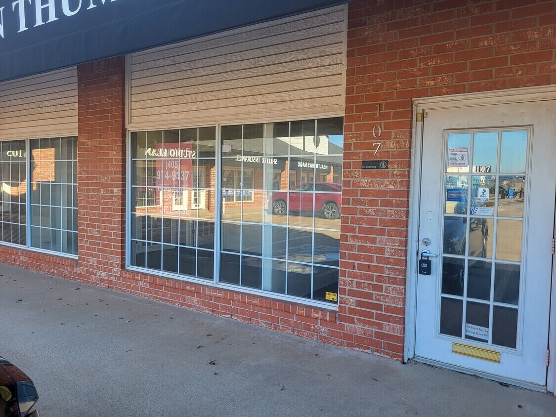 2300 S Broadway, Edmond, OK à louer Photo principale– Image 1 sur 9