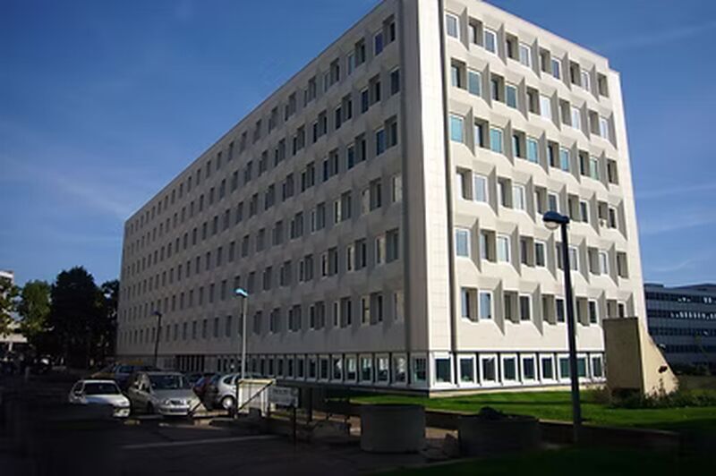 Bureau dans Créteil à louer - Photo de l’immeuble – Image 1 sur 20