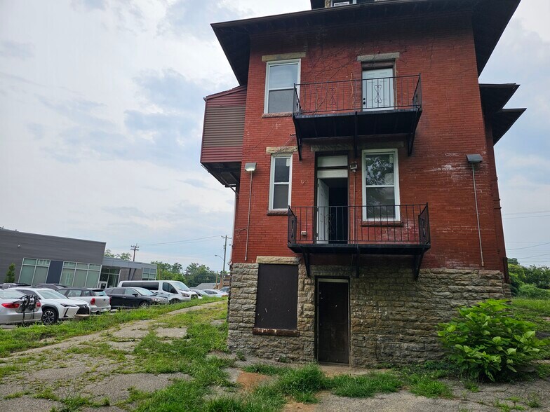 3636 Reading Rd, Cincinnati, OH à vendre - Photo de l’immeuble – Image 3 sur 16
