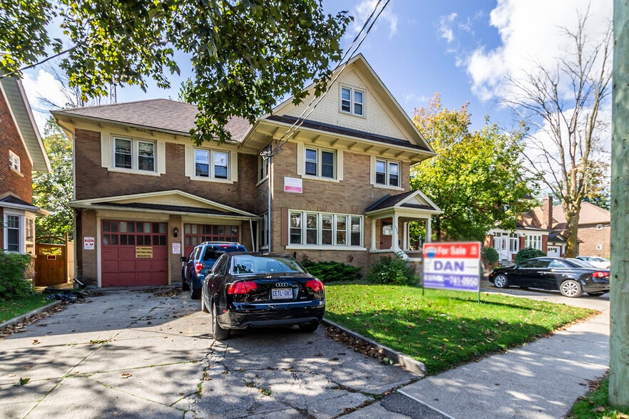 133 Albert St, Waterloo, ON à vendre - Photo principale – Image 1 sur 31