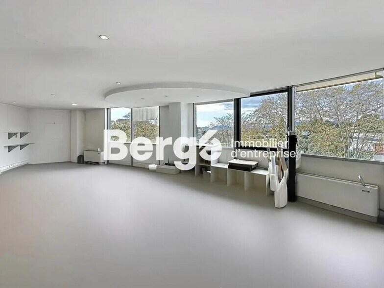 Bureau dans Le Cannet à vendre - Photo de l’immeuble – Image 1 sur 4