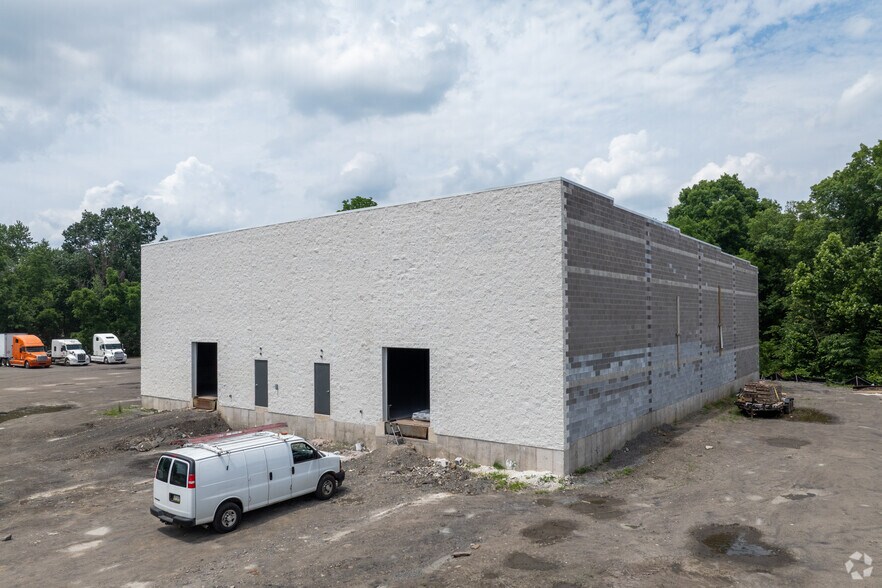 2260 Sans Souci Pky, Hanover Township, PA à louer - Photo principale – Image 1 sur 1