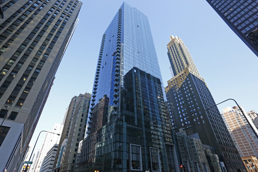 200 N Michigan Ave, Chicago, IL à louer - Photo de l’immeuble – Image 2 sur 33