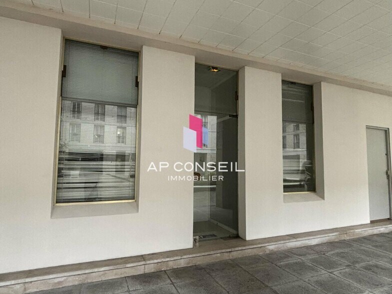 Bureau dans Versailles à louer - Photo de l’immeuble – Image 2 sur 9