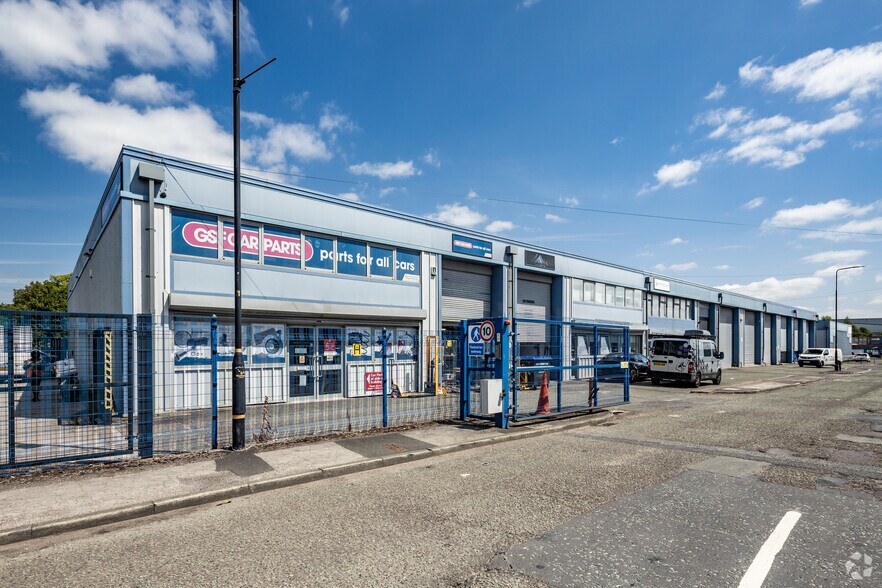 Warren Rd, Manchester à louer - Photo de l’immeuble – Image 1 sur 8