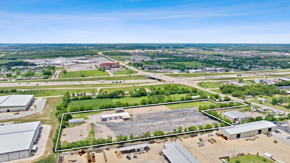 212 E Loop 121, Belton, TX à louer - Photo de l’immeuble – Image 3 sur 15