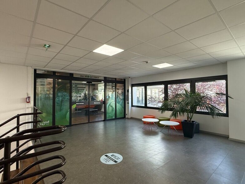 Bureau dans Bordeaux à louer - Photo de l’immeuble – Image 2 sur 10