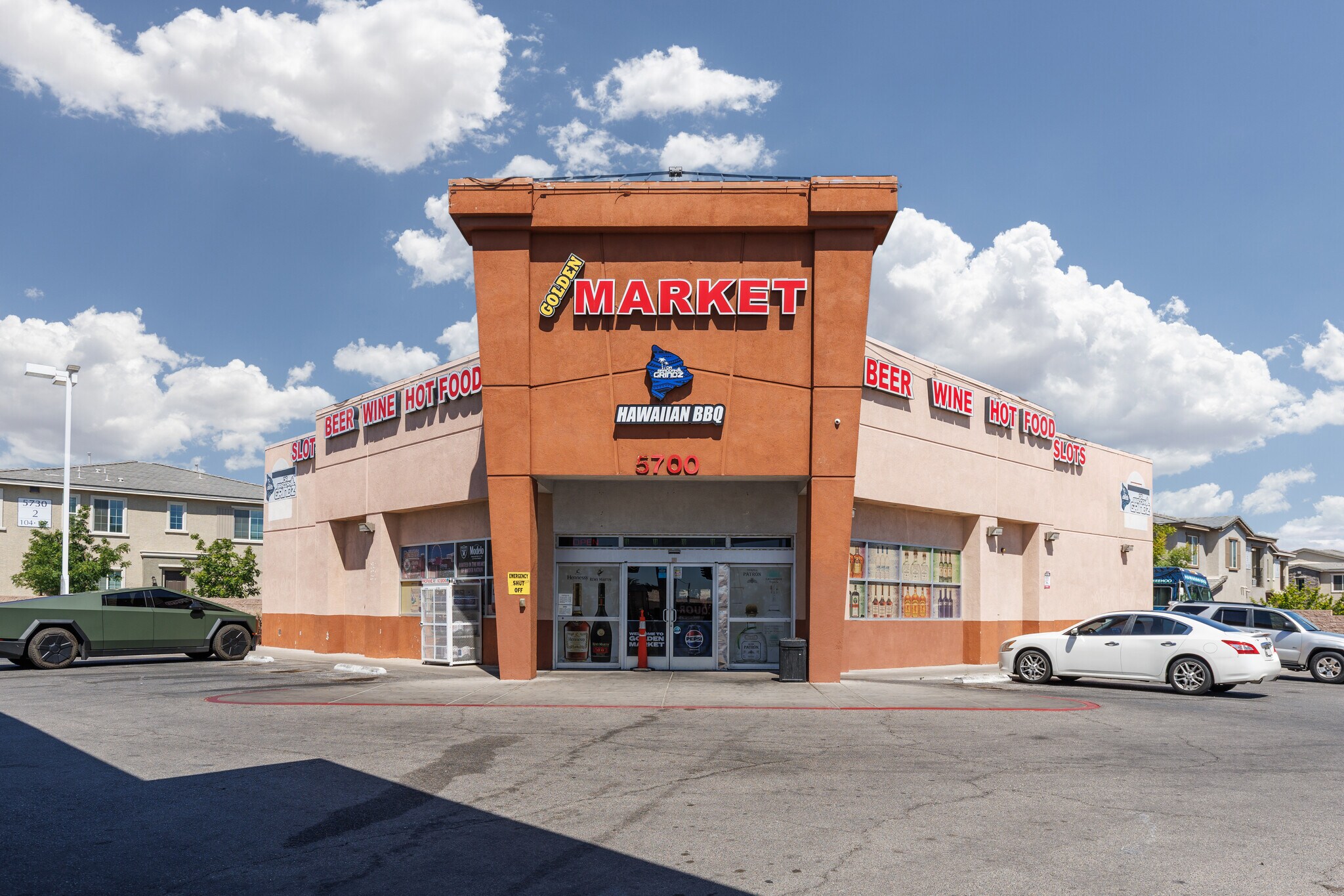 5700 Sky Pointe Dr, Las Vegas, NV à vendre Photo principale– Image 1 sur 15