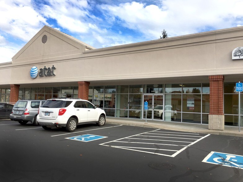 2910-2970 Commercial St SE, Salem, OR à louer - Photo de l’immeuble – Image 3 sur 11