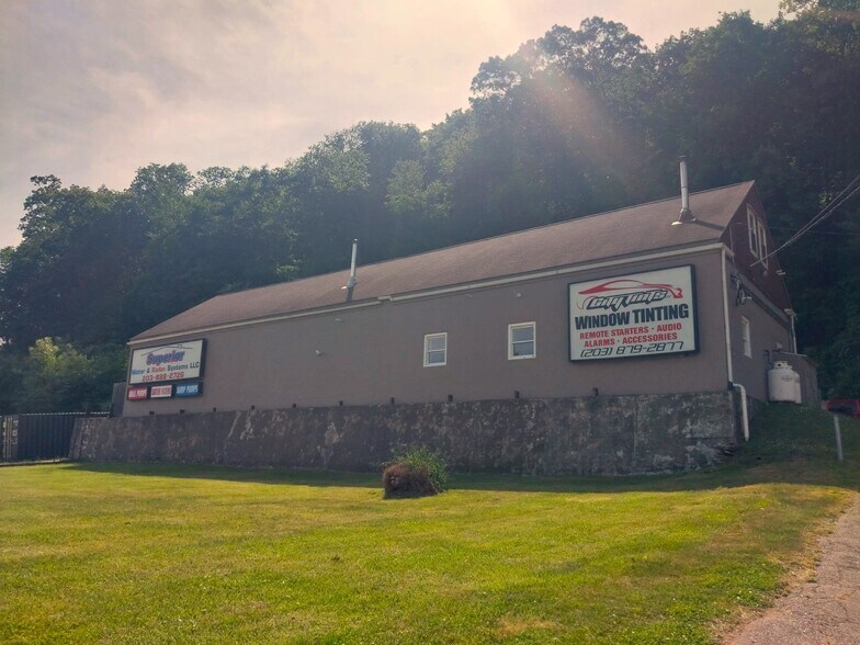 688 Derby Ave, Seymour, CT à louer - Photo de l’immeuble – Image 1 sur 26