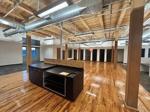 807 Broadway St NE, Minneapolis, MN à louer Photo intérieure– Image 2 sur 4