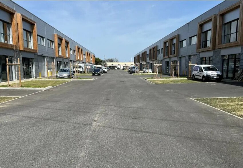 Industriel/Logistique dans Toulouse à louer - Photo de l’immeuble – Image 2 sur 4